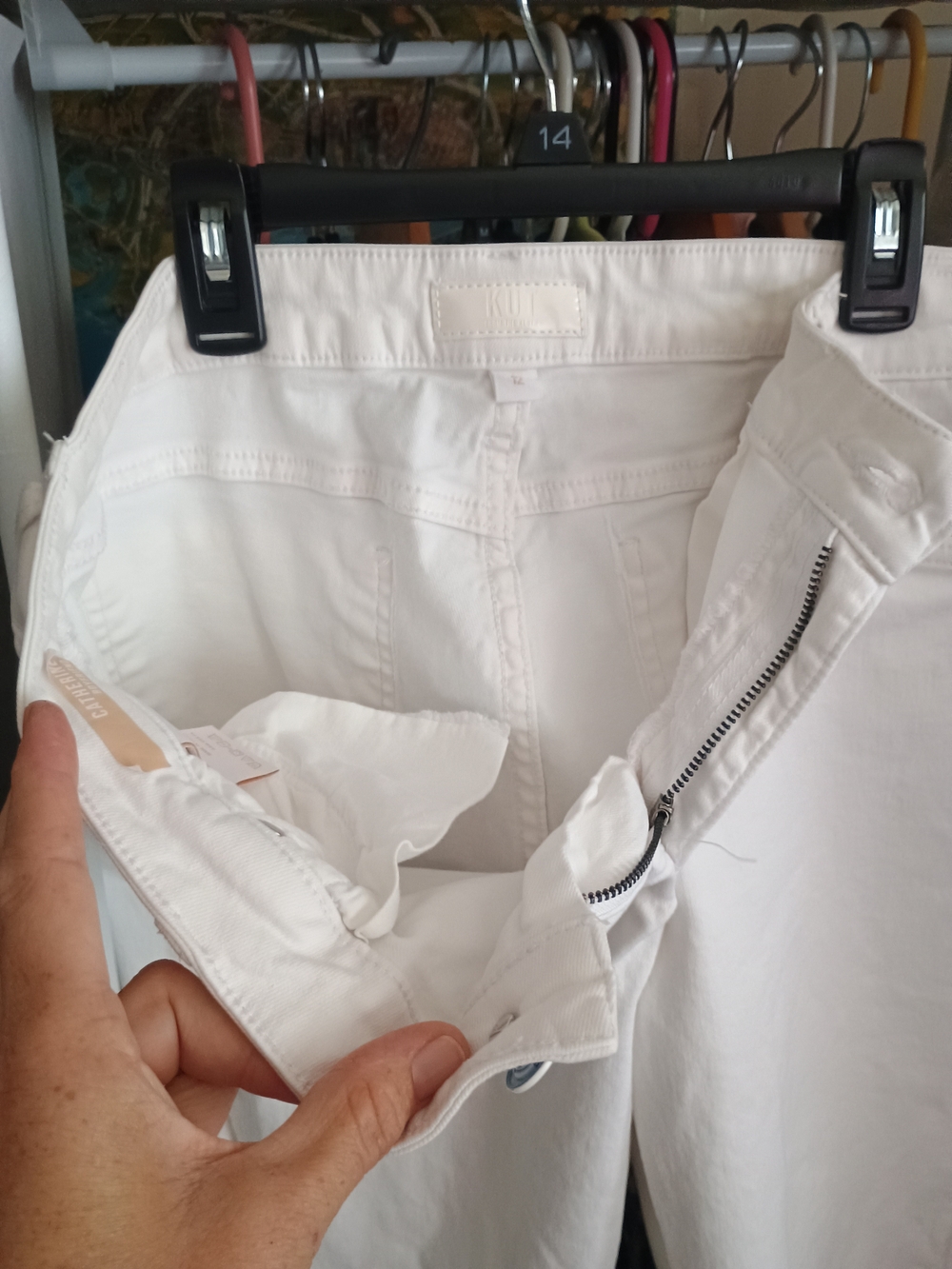 Kut from the Kloth NWOT White Straight Leg Jeans - Picture 7 of 8